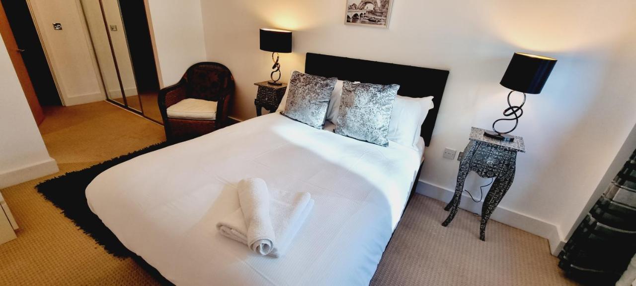 Apartment Luxury Waterside Canary Wharf London