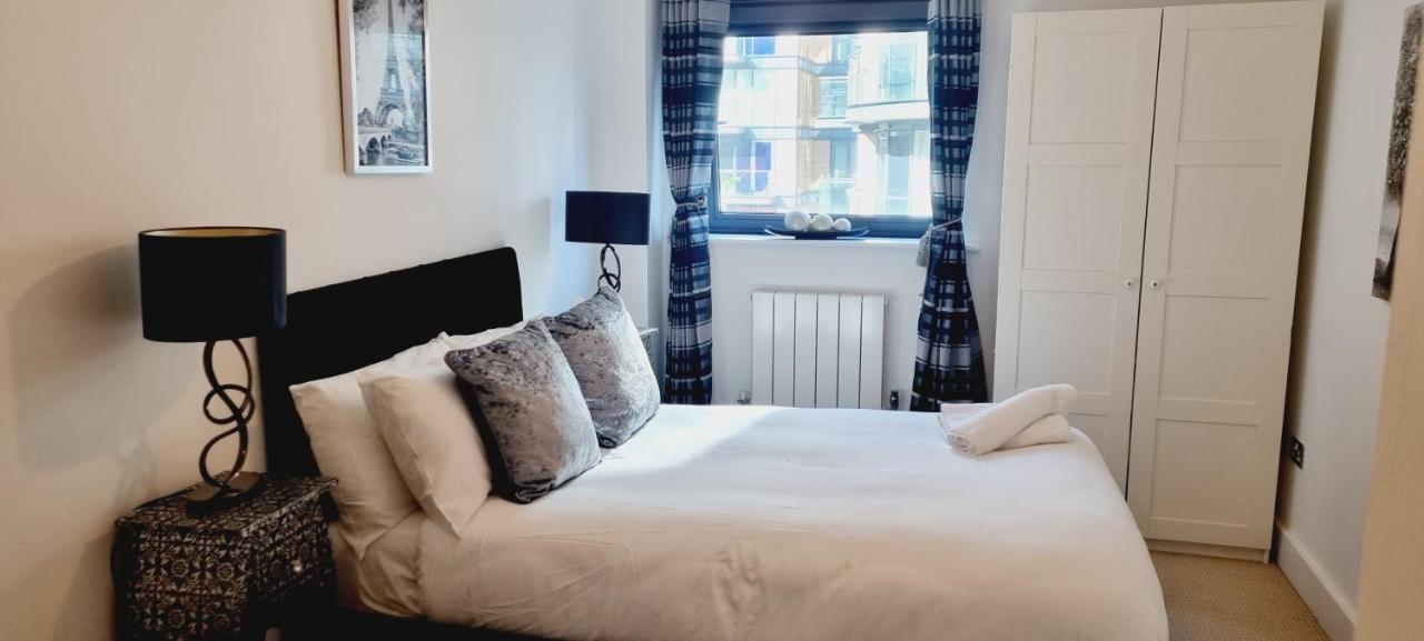Luxury Waterside Canary Wharf *
