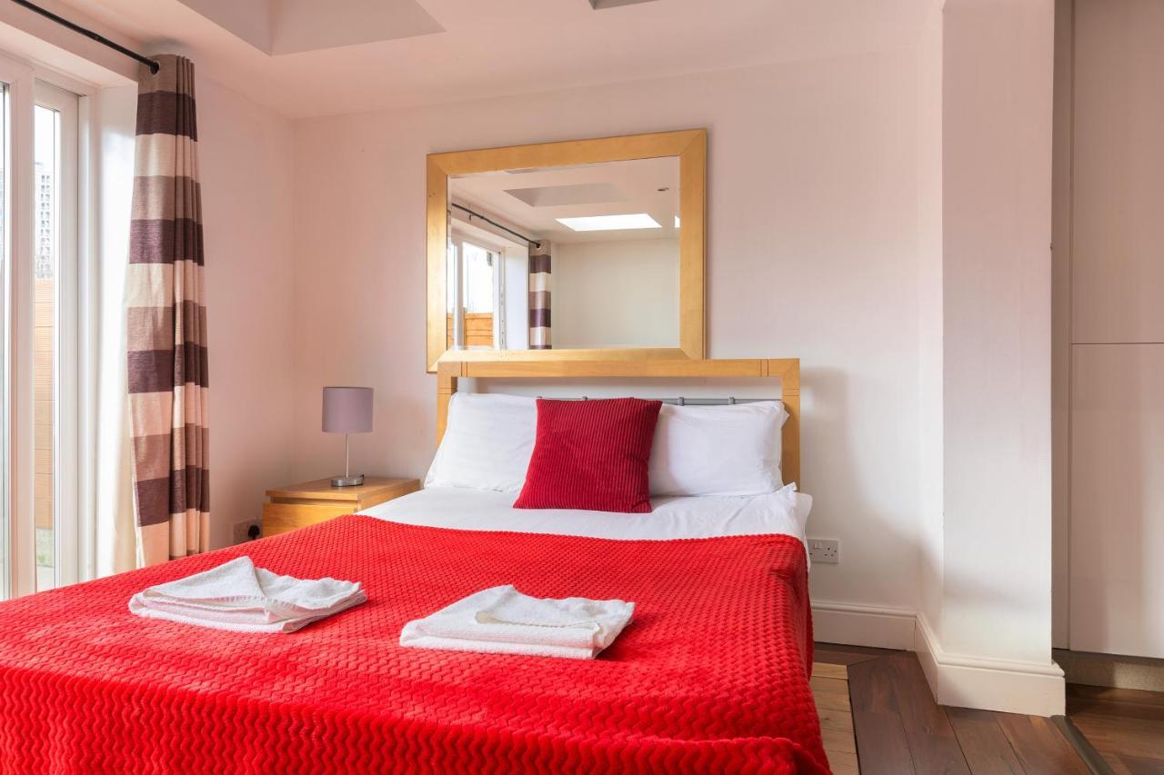 Centra Wharf Apartment *