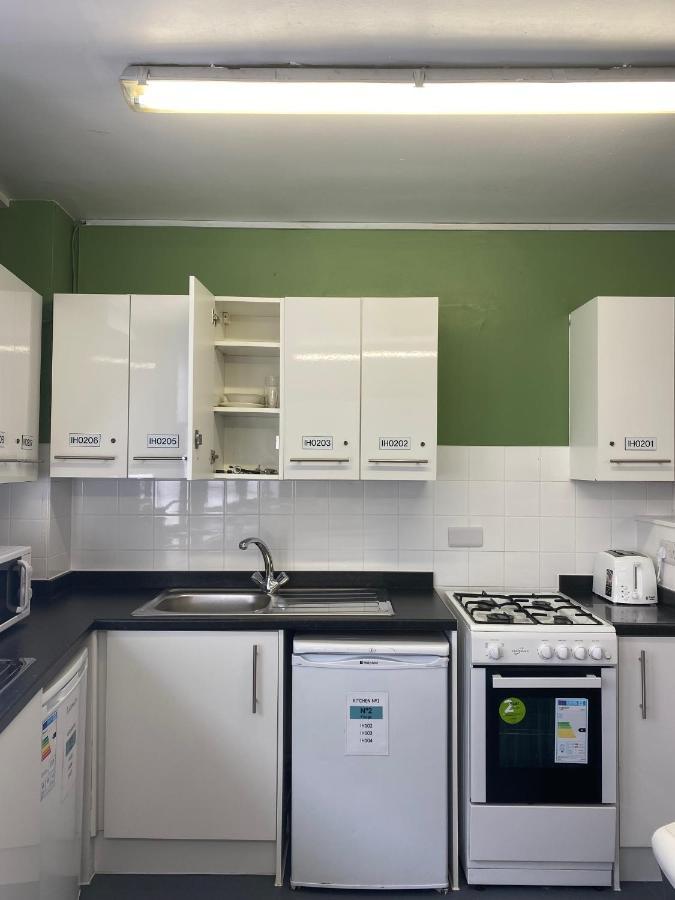 Guest house Charming For Students Only, Cricklewood Lane - Sk London