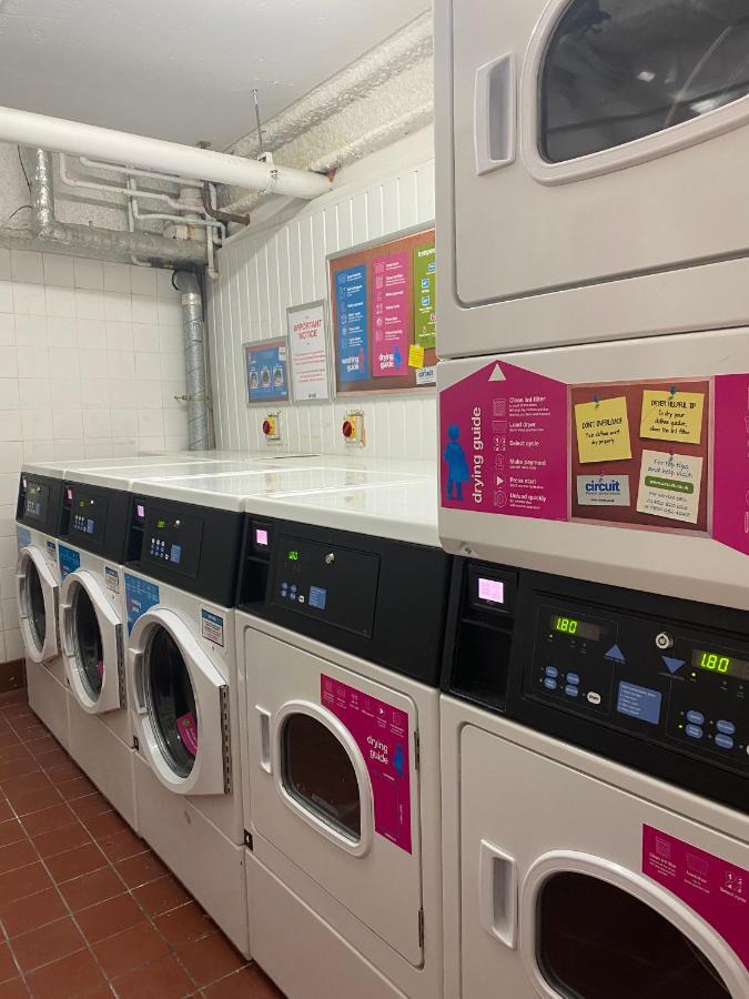 Charming For Students Only, Cricklewood Lane - Sk London
