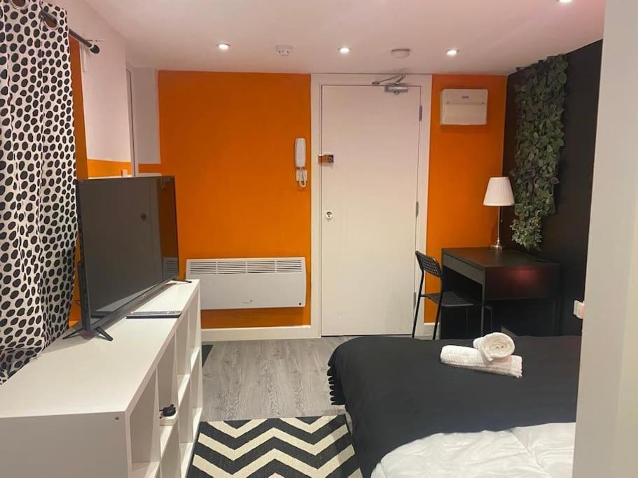 Lägenhet Private Garden 1bed Studio Apart Battersea Perfect For Coupled Or Solo Travellers Pet Friendly Free Netflix & Wifi *