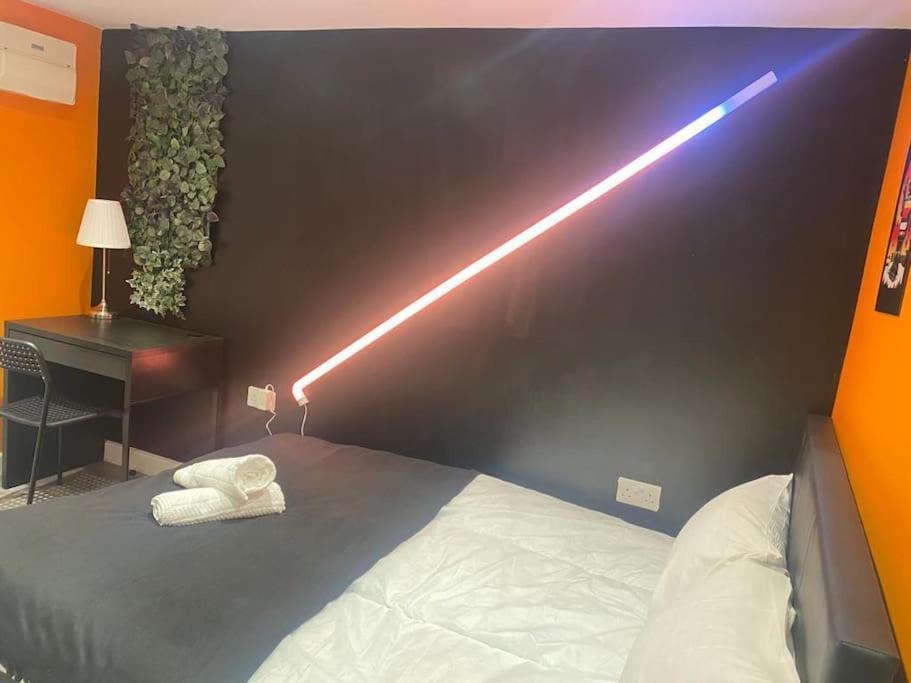Private Garden 1bed Studio Apart Battersea Perfect For Coupled Or Solo Travellers Pet Friendly Free Netflix & Wifi Lägenhet