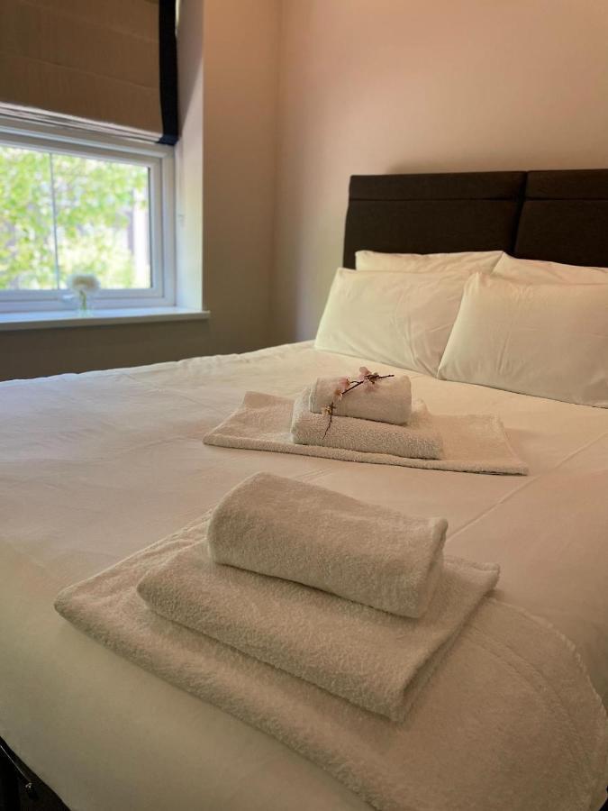 George Canning Denmark Hill, Hotell London