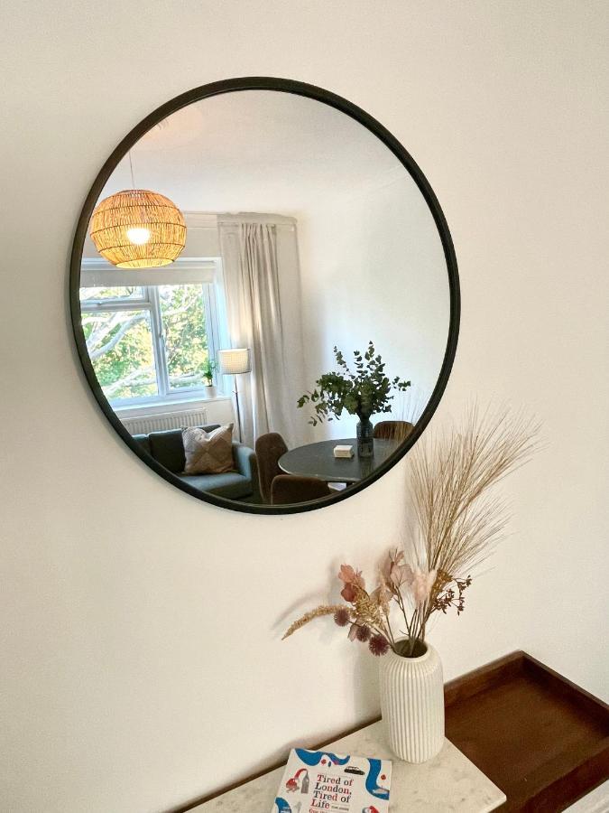 Newly Refurbished 2 Bedroom In South Apartment