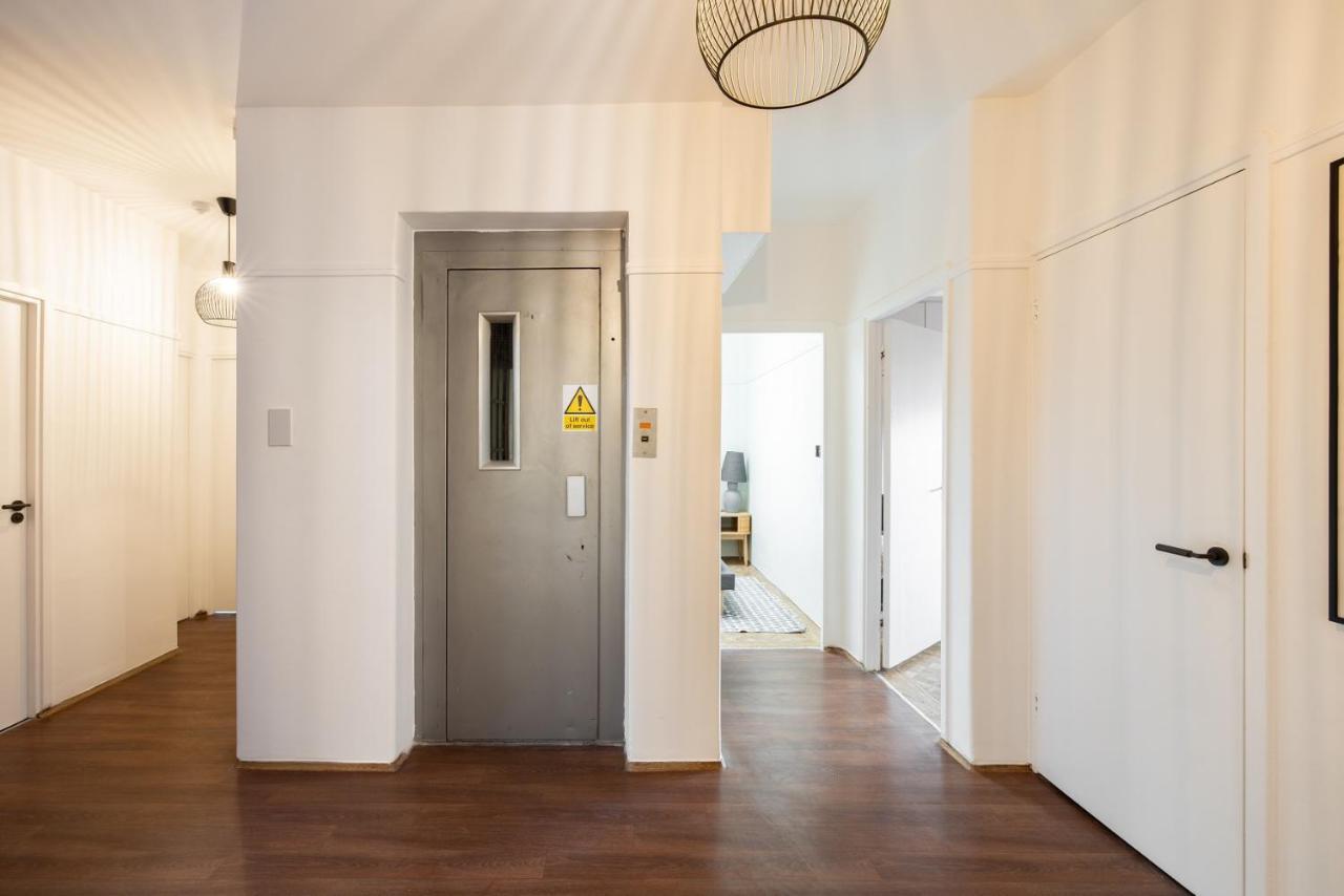 The West End Penthouse - 4bdr With Views Leilighet *
