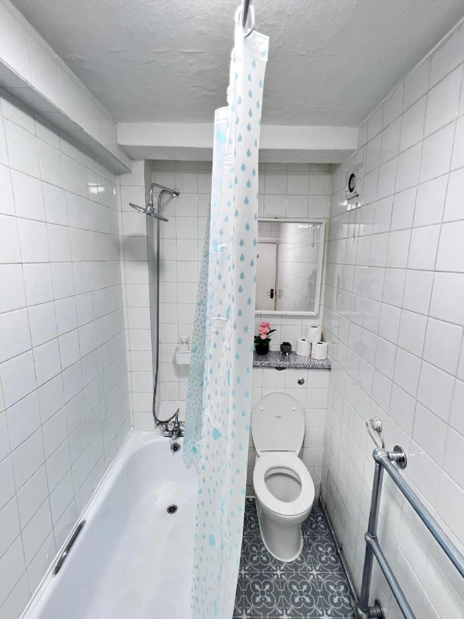 Studio In Marble Arch Apartment London