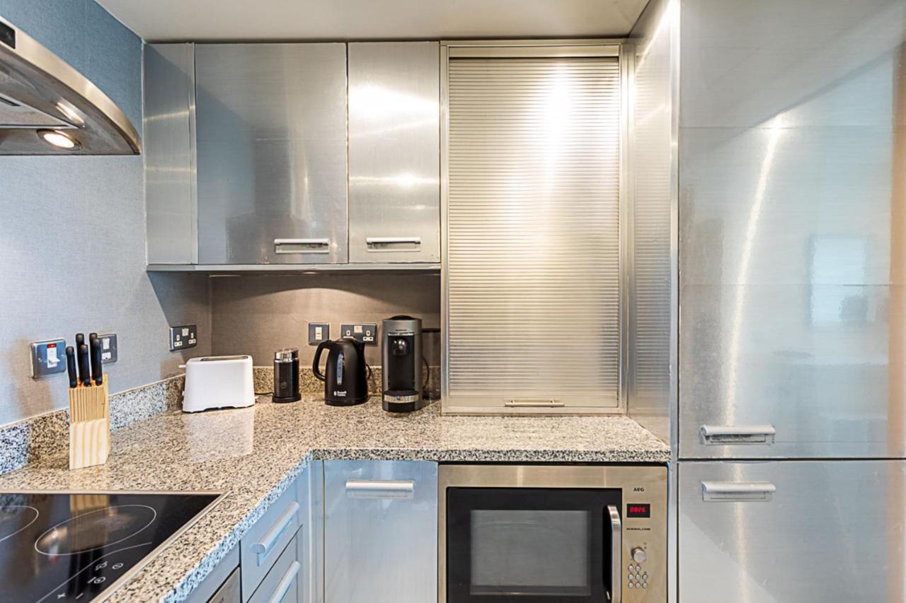 Convenient Urban Pad In Paddington Apartment London