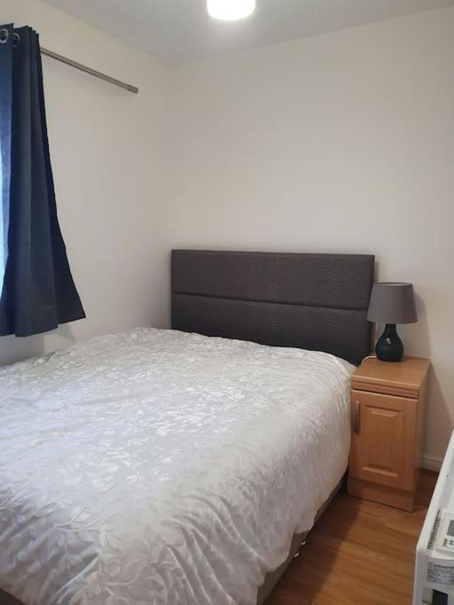Lovely 2-bedroom With Indoor Fire Place Apartment *