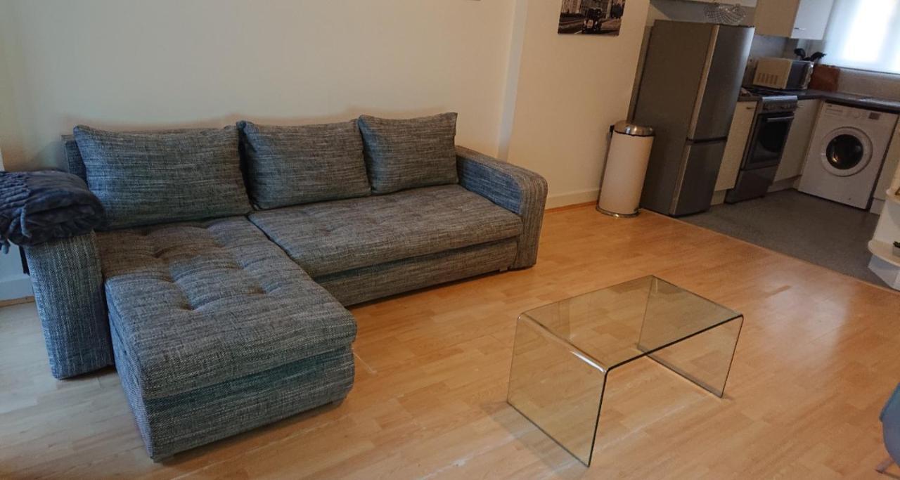 Lägenhet Bright, Interior, Close To The City, 2 Bedroom London