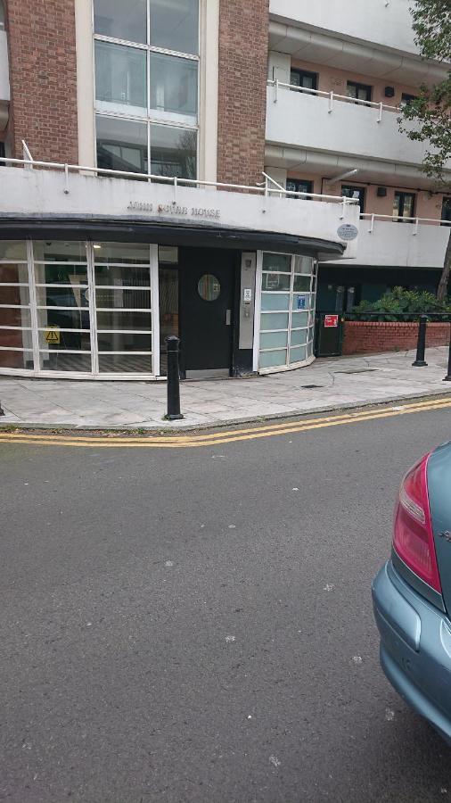 Bright, Interior, Close To The City, 2 Bedroom * London
