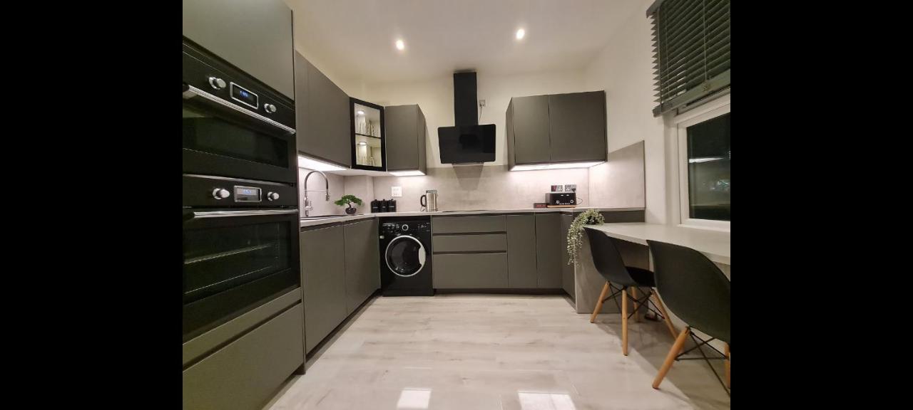 Apartment Double In Shared Flat London