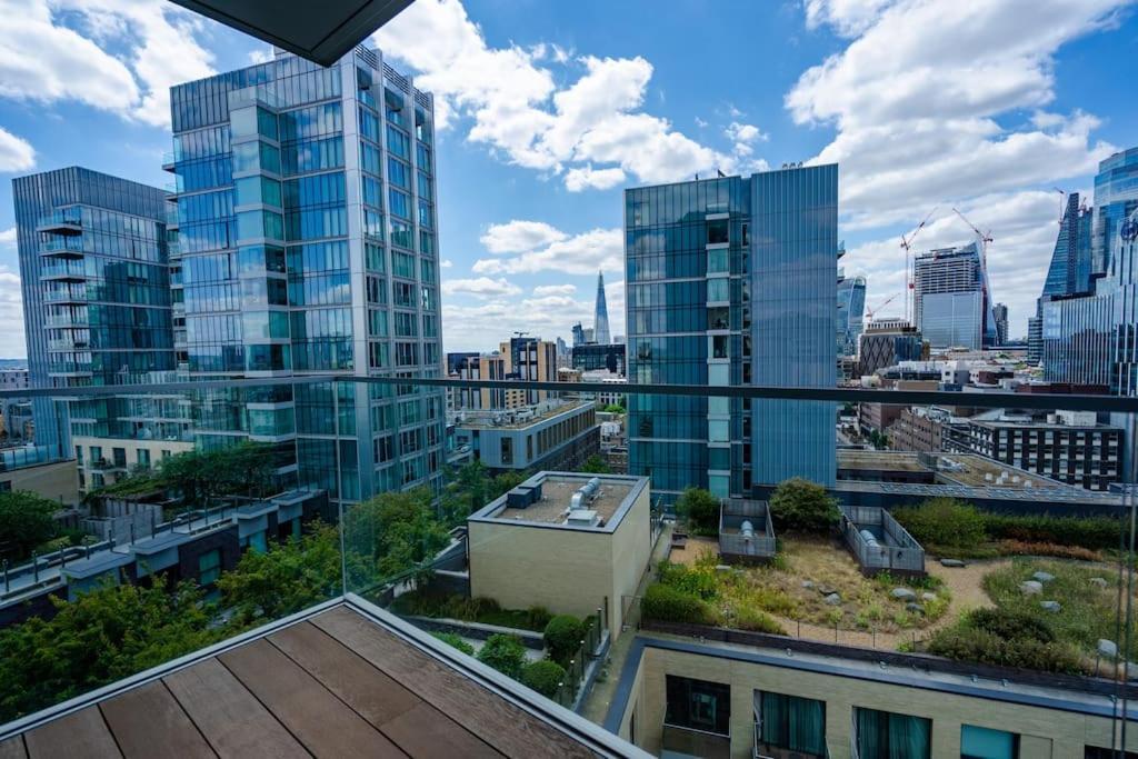 Modern 1-bed Aldgate East Lägenhet