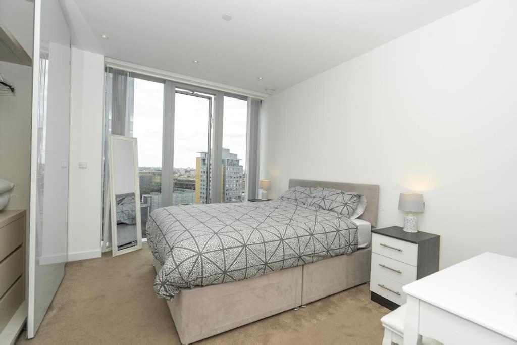 Lägenhet Modern 1-bed Aldgate East
