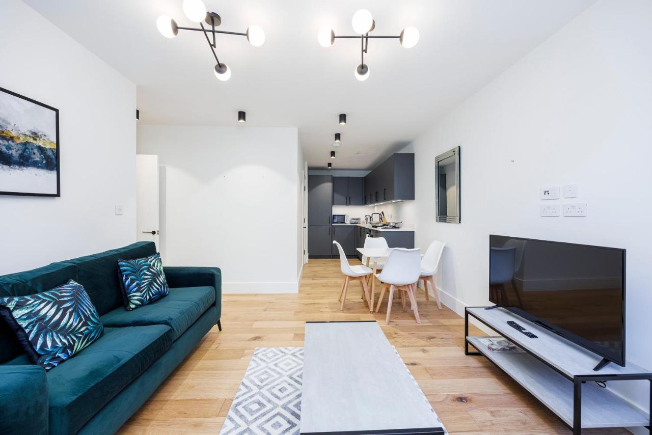 Lejlighed Luxury Spacious 2 Bed Apartment, - Sk London