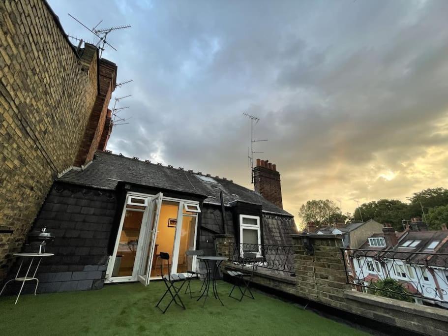 Spacious Two Bedroom Flat In Prestigious Highgate. Appartement