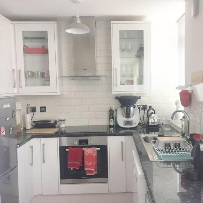 Cosy Flat, Great Location! Lägenhet London