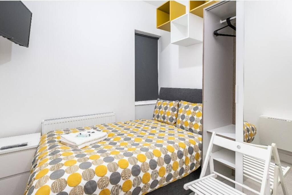 Boutique Modern For Two Near Tube And Bus Stations Appartement