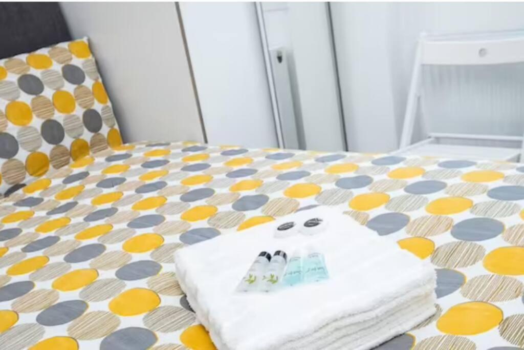 Boutique Modern For Two Near Tube And Bus Stations Londen