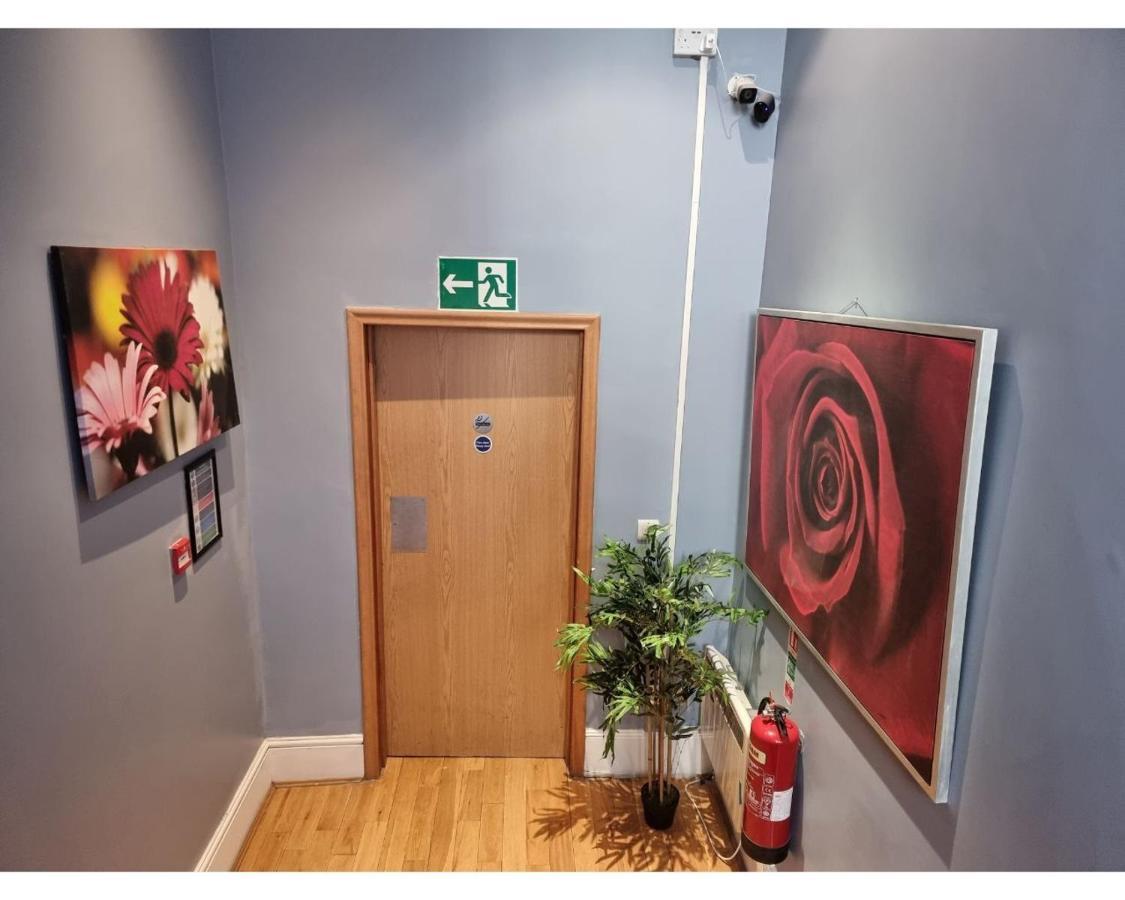 80 Inverness Terrace Apartment *