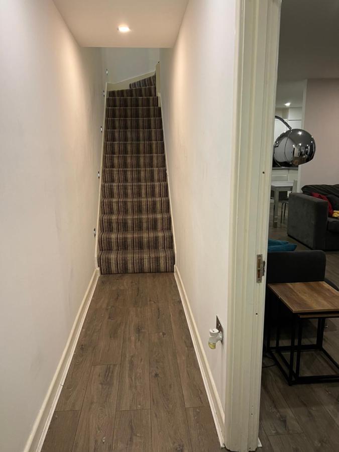 3bed Flat 3wc And Great Location Near Excel City Airport O2 And Canning Town Station Feriehus