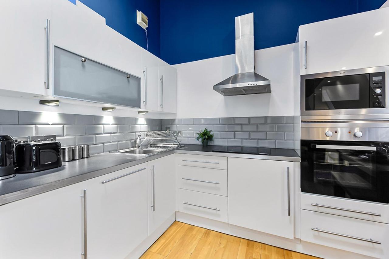 Spacious Contemporary 2 Bed Flat, *