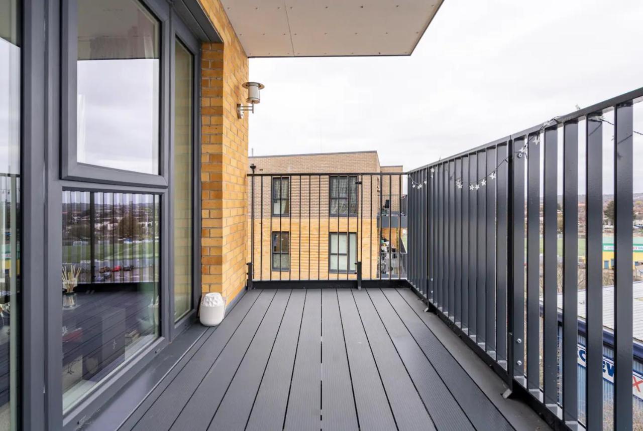 Sunny Luxury Skyline Flat Near Alexandra Palace, Tottenham Stadium & Drumsheds Lejlighed London