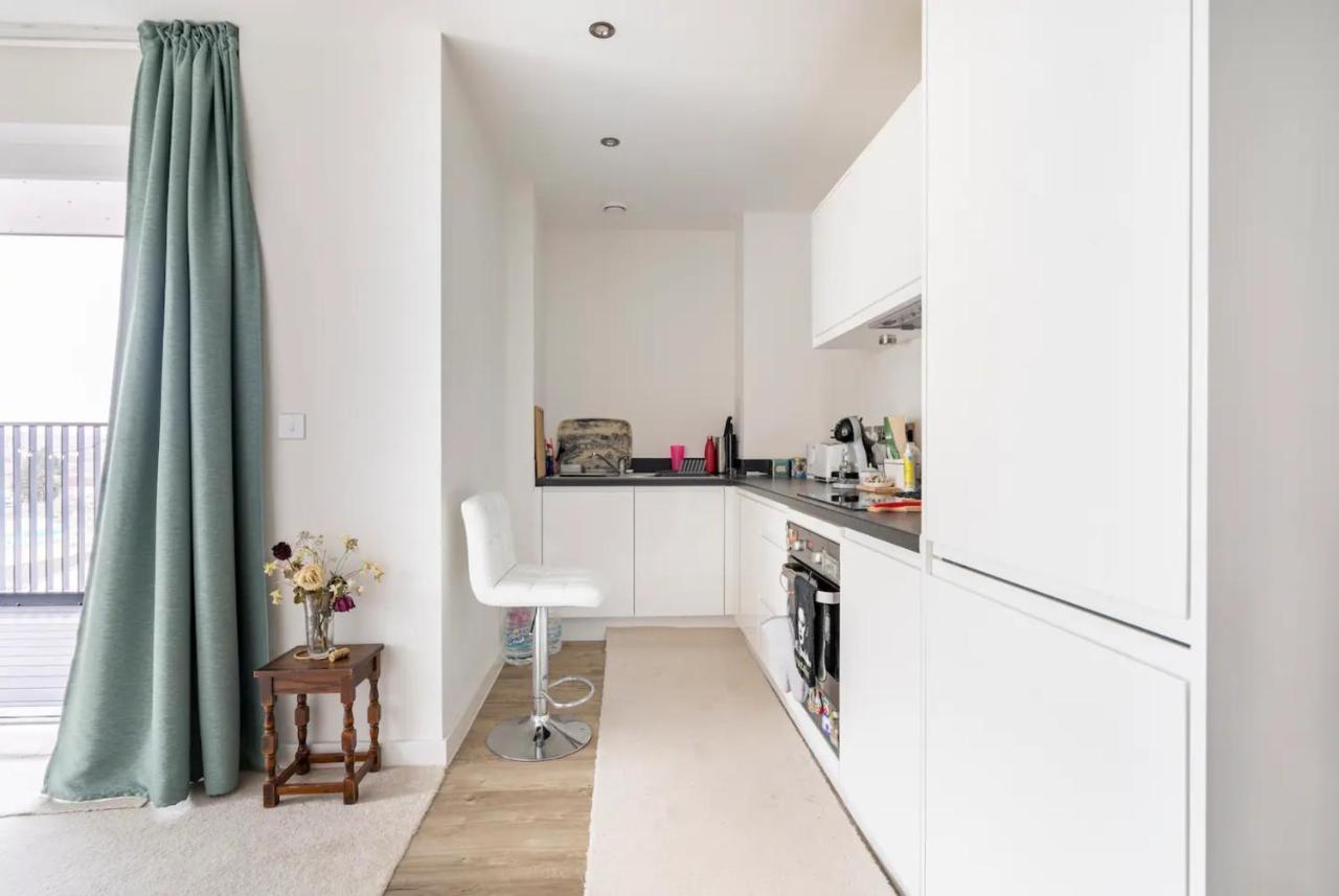 Sunny Luxury Skyline Flat Near Alexandra Palace, Tottenham Stadium & Drumsheds Lejlighed *