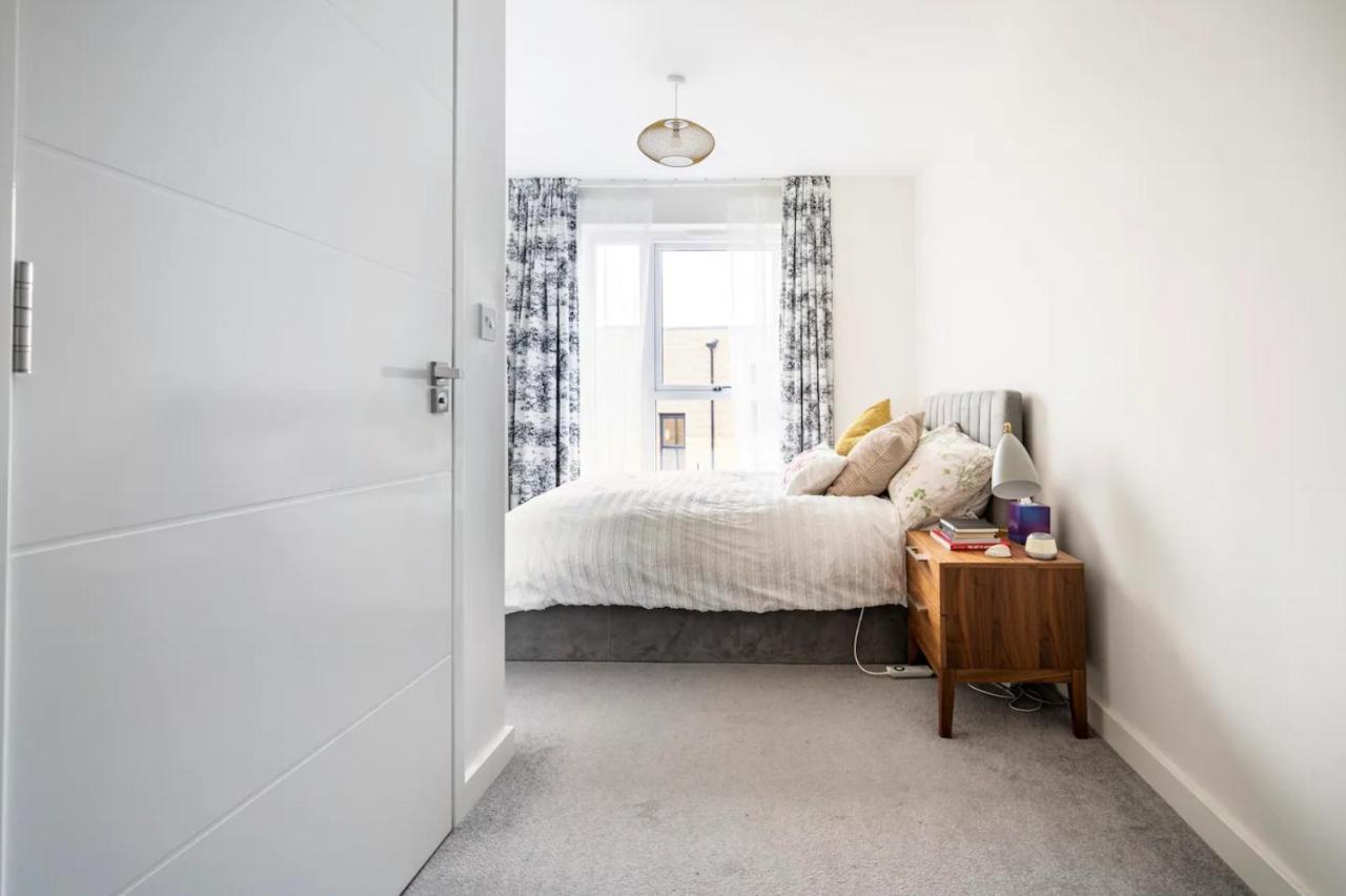Sunny Luxury Skyline Flat Near Alexandra Palace, Tottenham Stadium & Drumsheds Lejlighed London