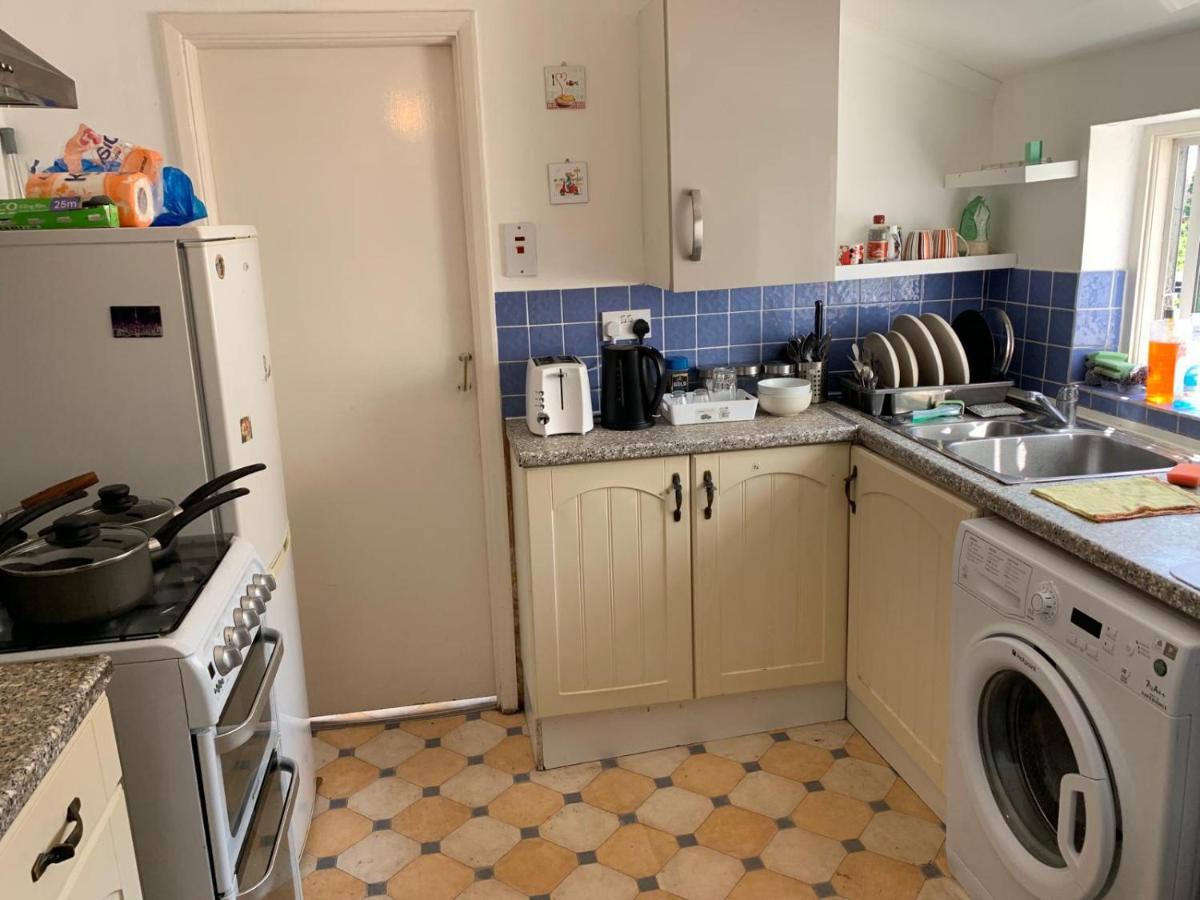 Gjestgiverier Double Bedroom Near The St Street Rail Station *