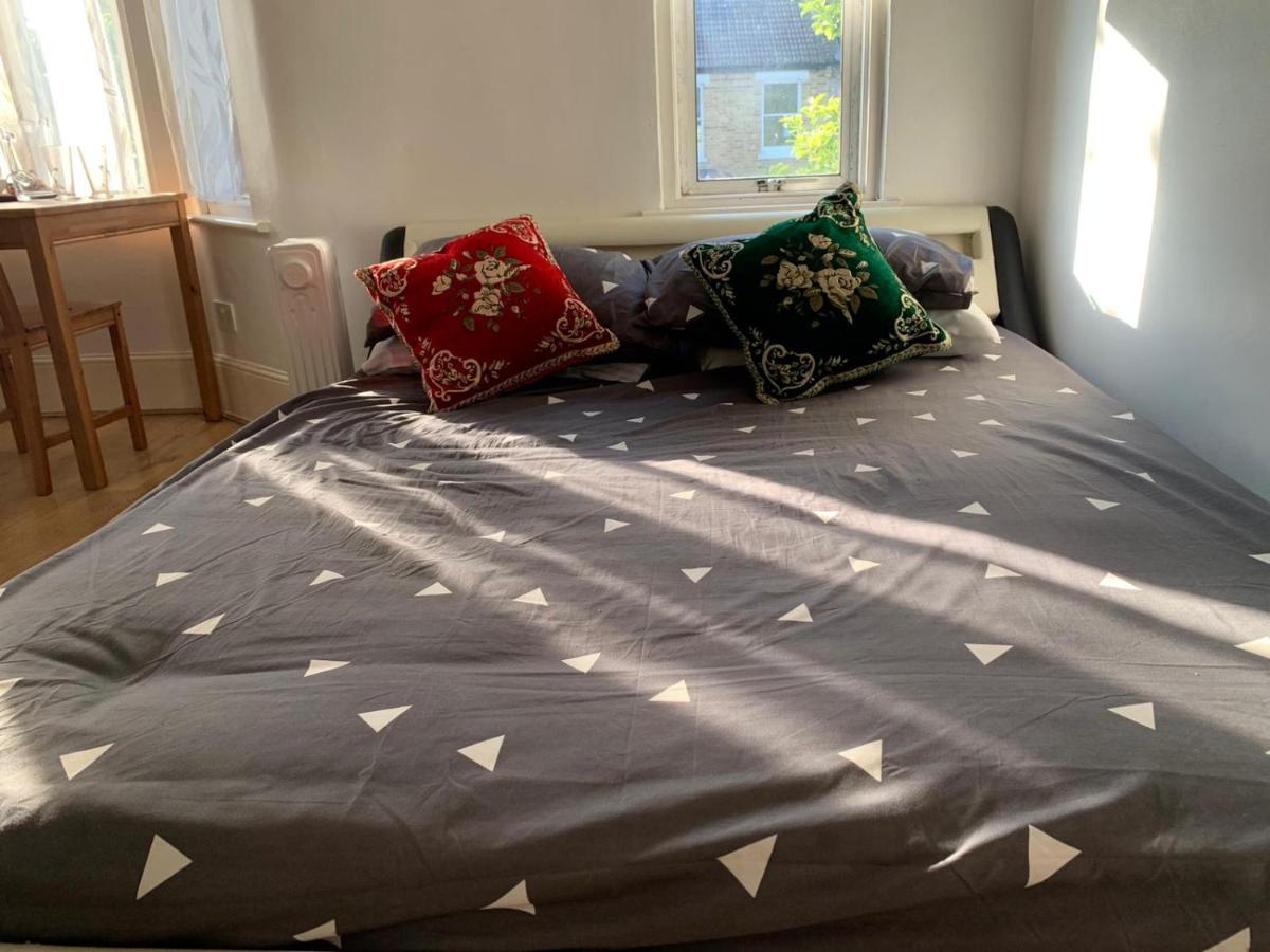 Gjestgiverier Double Bedroom Near The St Street Rail Station *