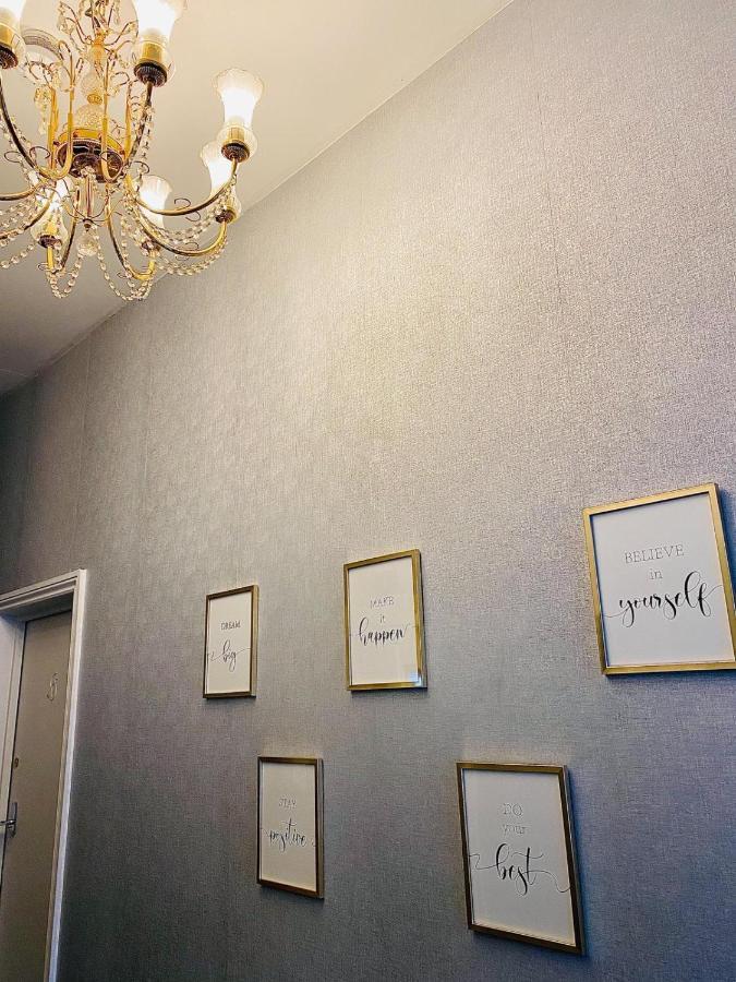 Holland Road Apartment London
