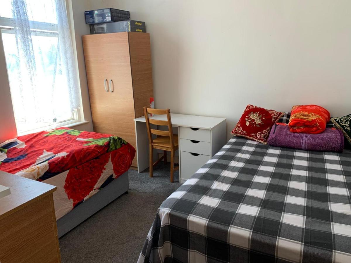 Double Bedroom Near The St Street Rail Station Gjestgiverier *