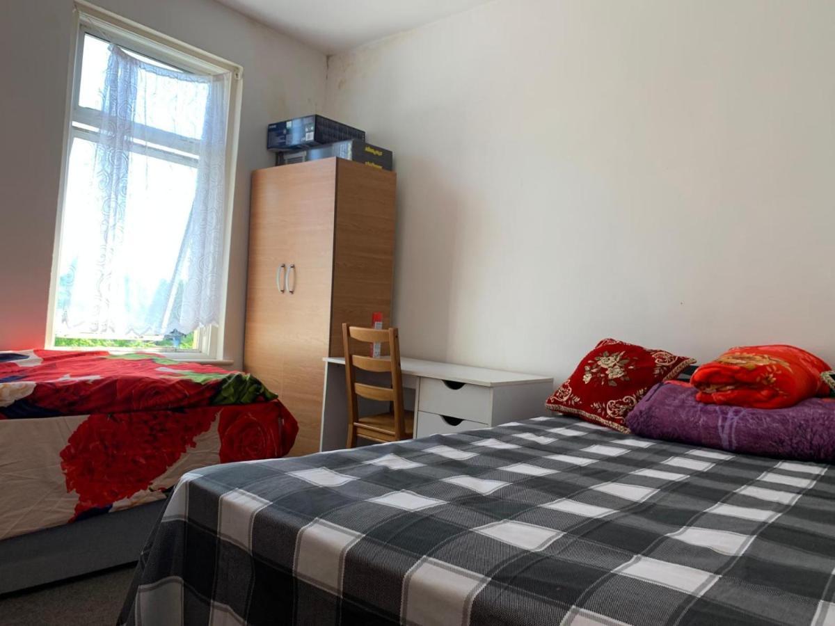 Gjestgiverier Double Bedroom Near The St Street Rail Station London