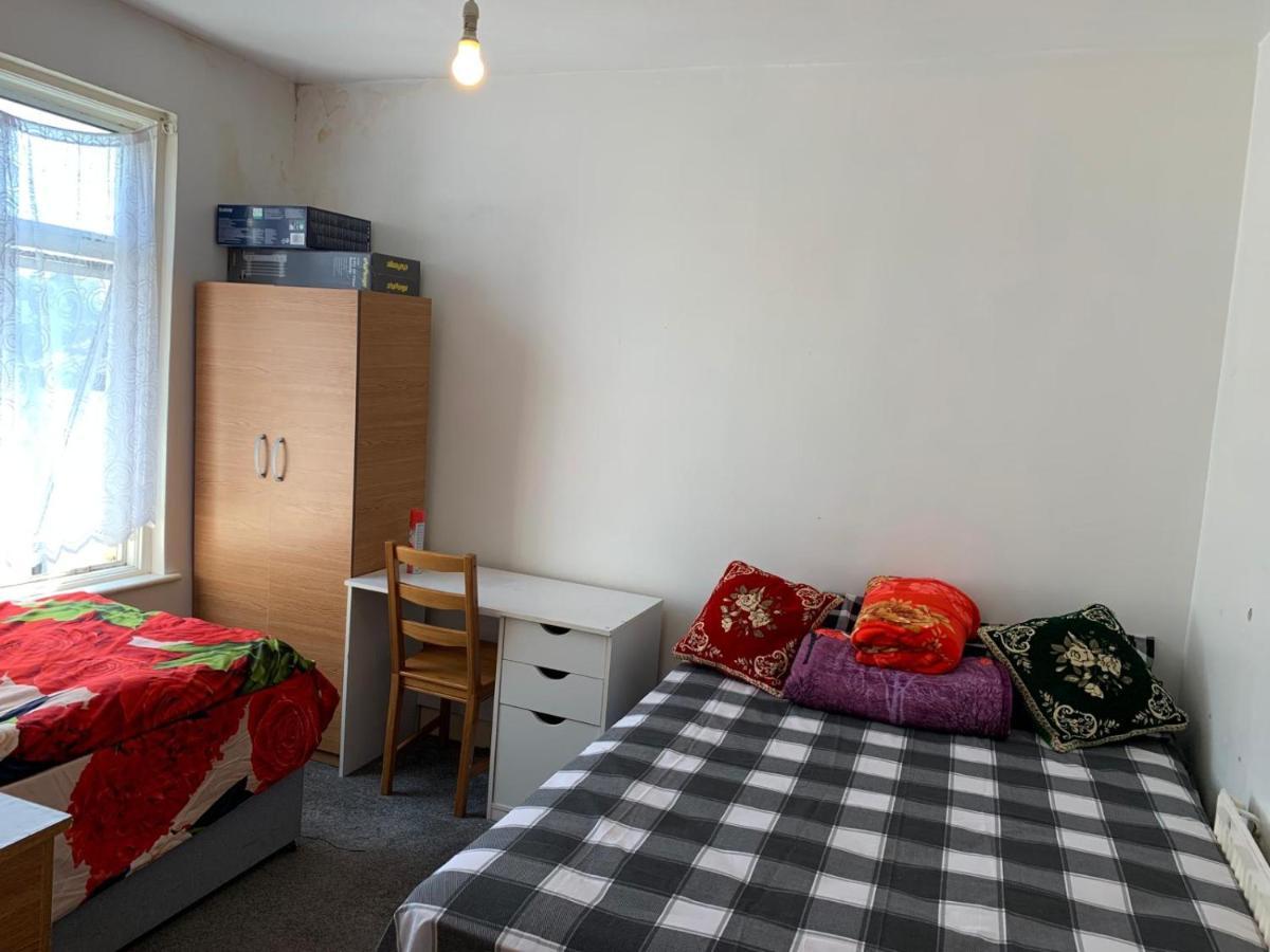 Gjestgiverier Double Bedroom Near The St Street Rail Station *