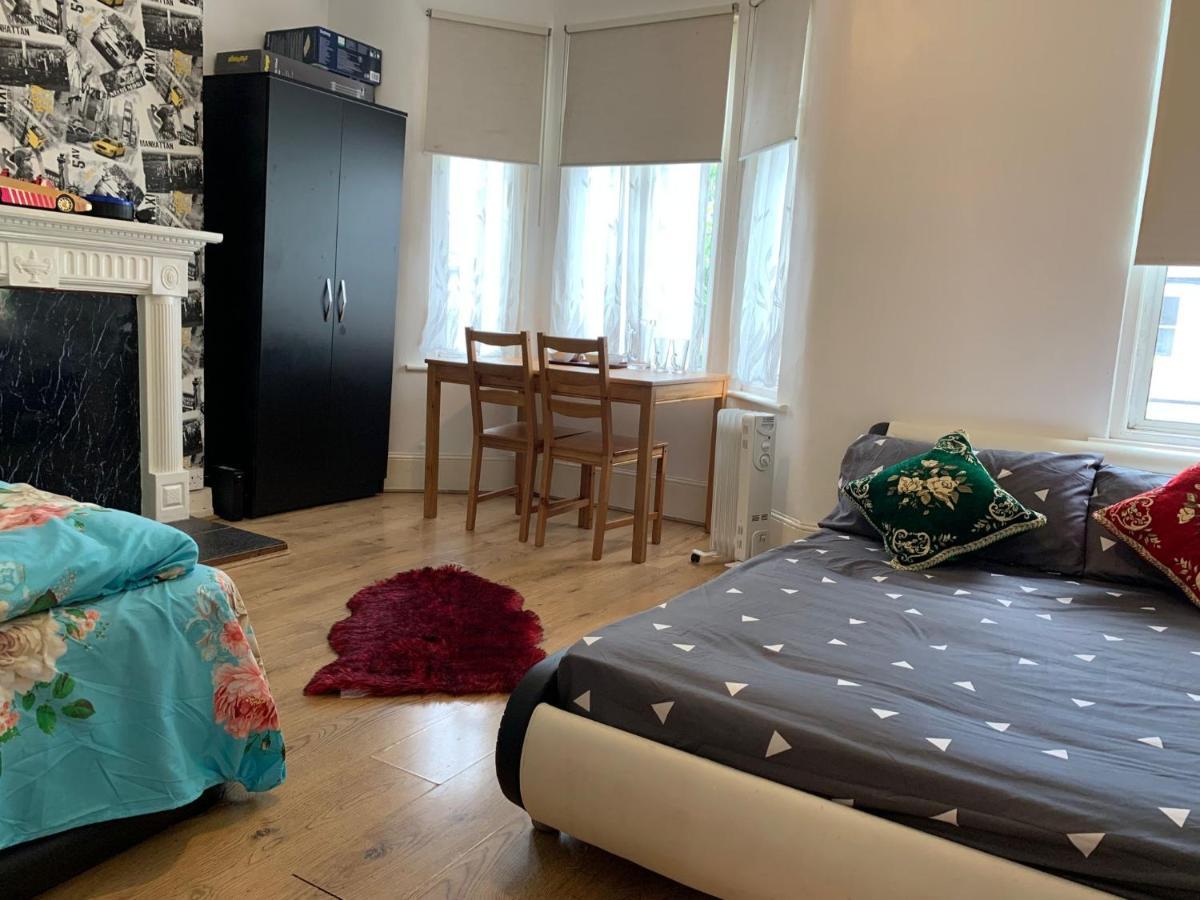 Gjestgiverier Double Bedroom Near The St Street Rail Station