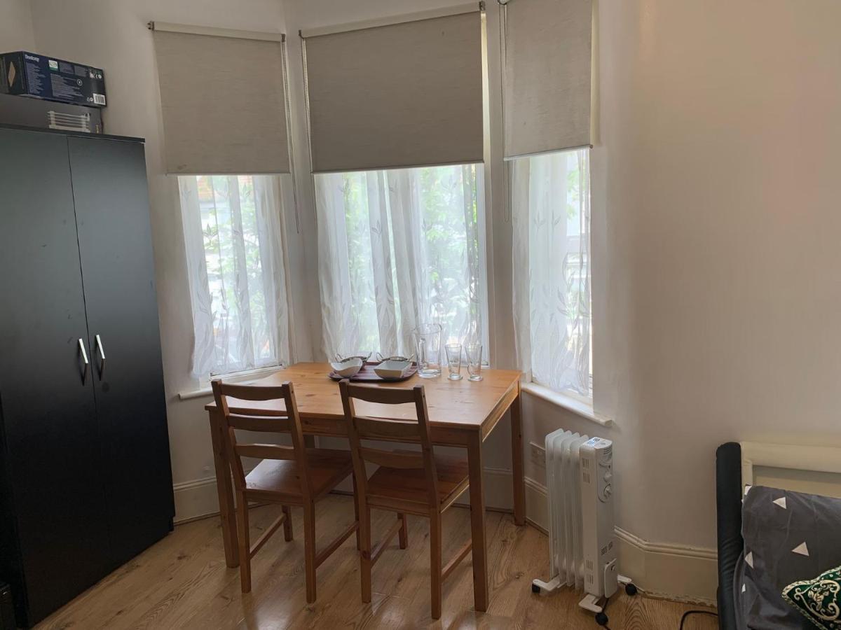 Gjestgiverier Double Bedroom Near The St Street Rail Station