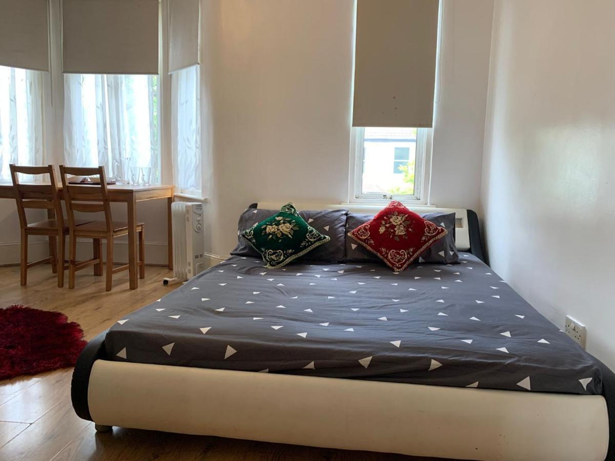 Gjestgiverier Double Bedroom Near The St Street Rail Station *