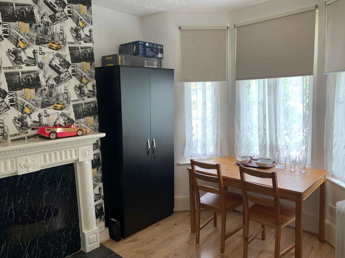 Gjestgiverier Double Bedroom Near The St Street Rail Station
