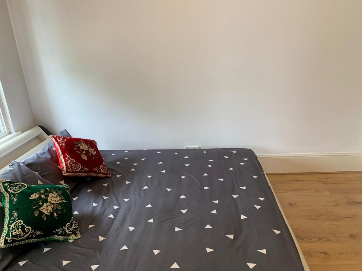Double Bedroom Near The St Street Rail Station Gjestgiverier *