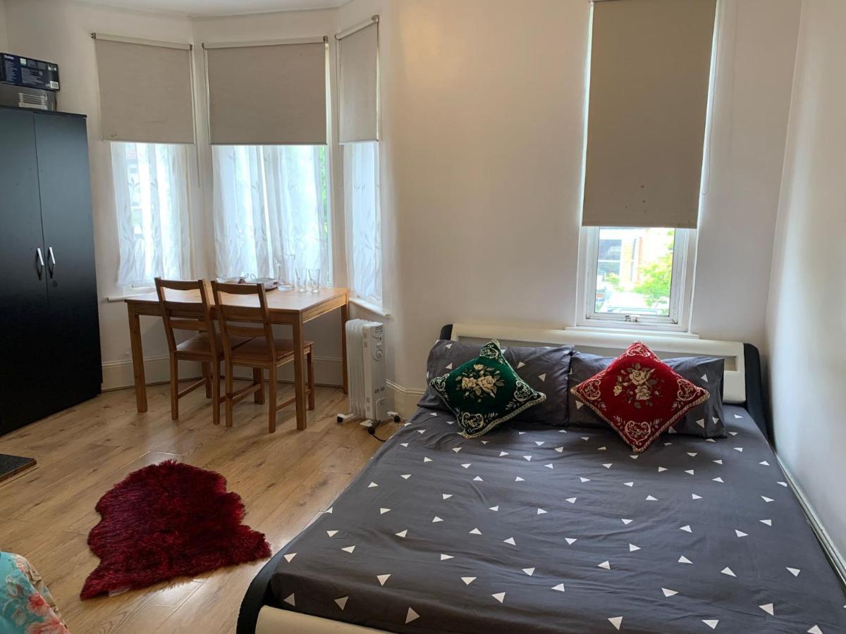Gjestgiverier Double Bedroom Near The St Street Rail Station