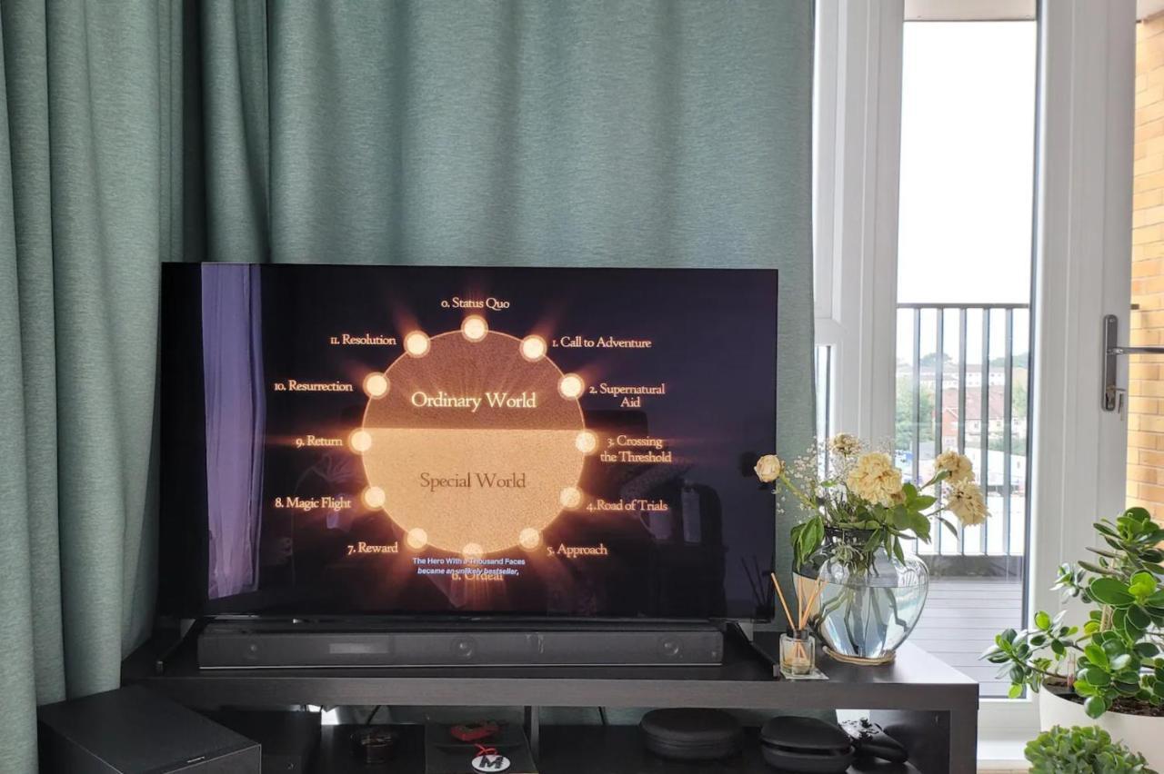 Lejlighed Sunny Luxury Skyline Flat Near Alexandra Palace, Tottenham Stadium & Drumsheds London
