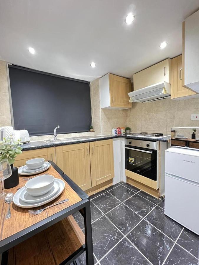 Three Bedrooms Three Bathrooms Sweet Flat * London