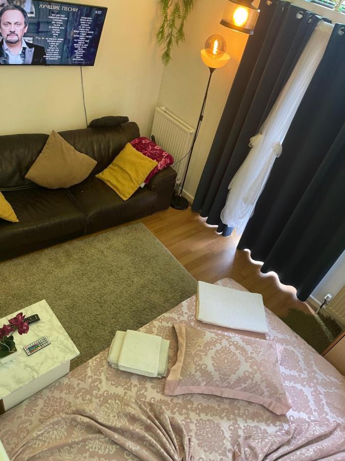 Privatunterkunft Ari Luxury Triple London