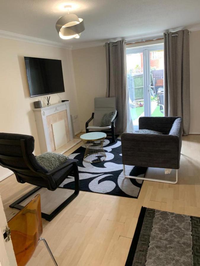 Feriehus Charming 2-bed House In