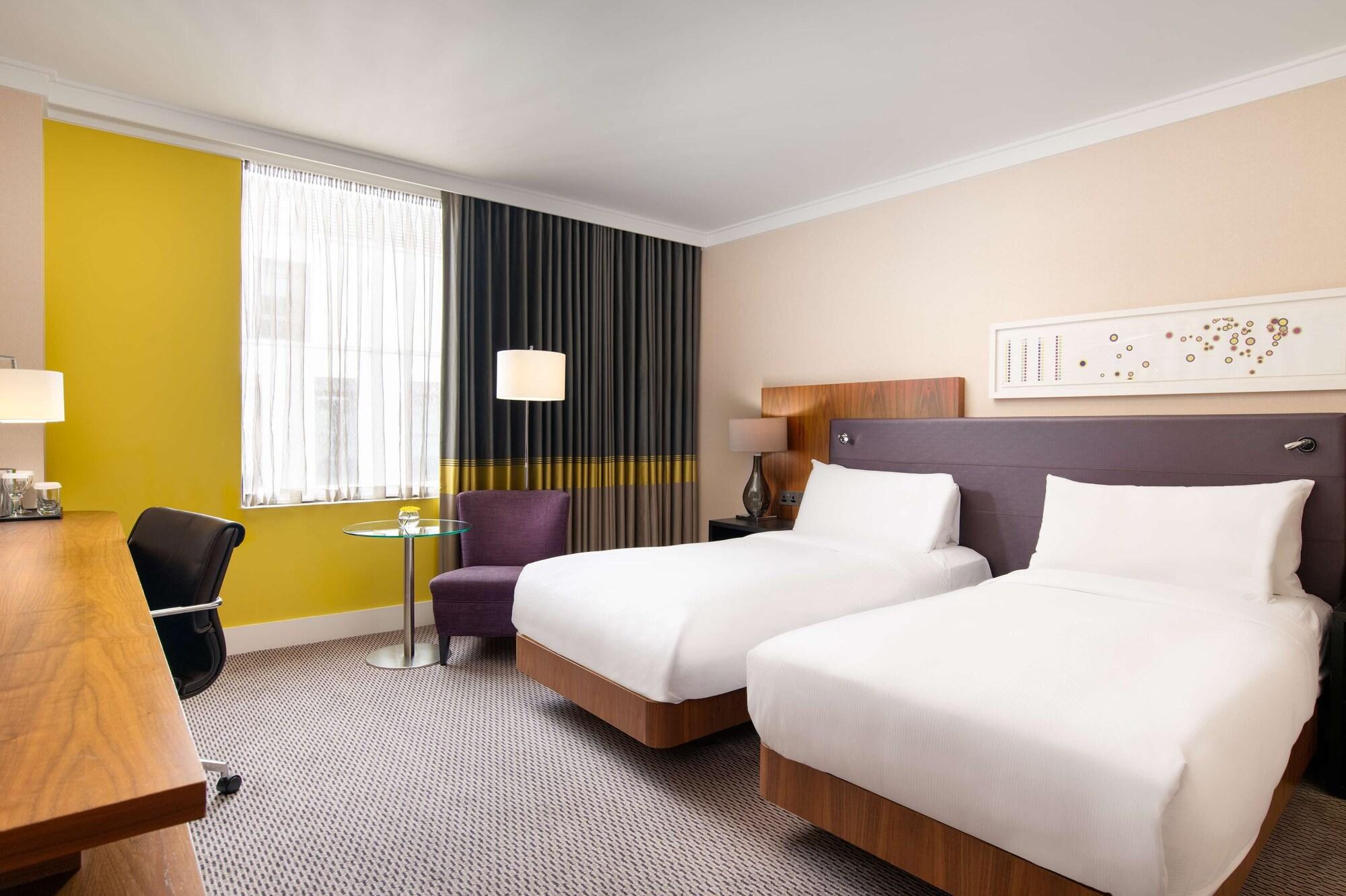 Hotell Hilton Wembley 4*