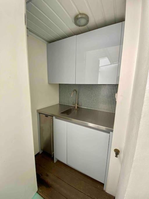 Stunning 4 Bed Mews House With Patio * London