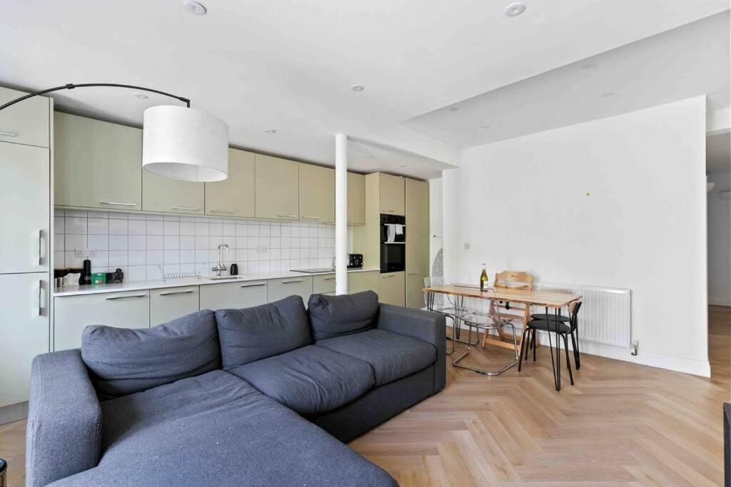 Modern 3 Bed In Tottenham Lejlighed *