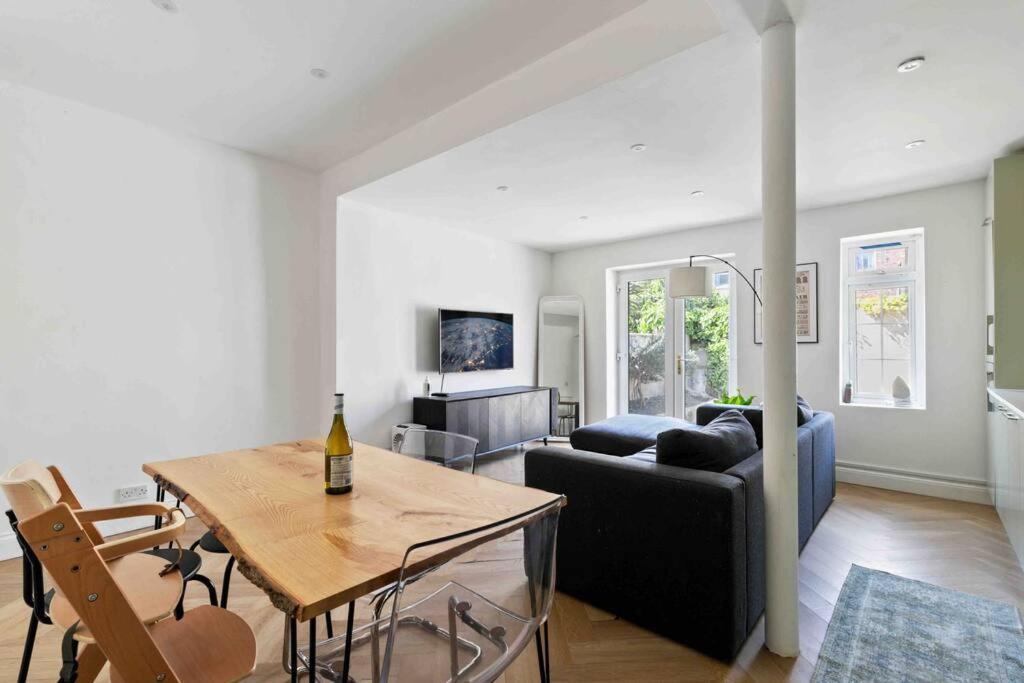Modern 3 Bed In Tottenham London