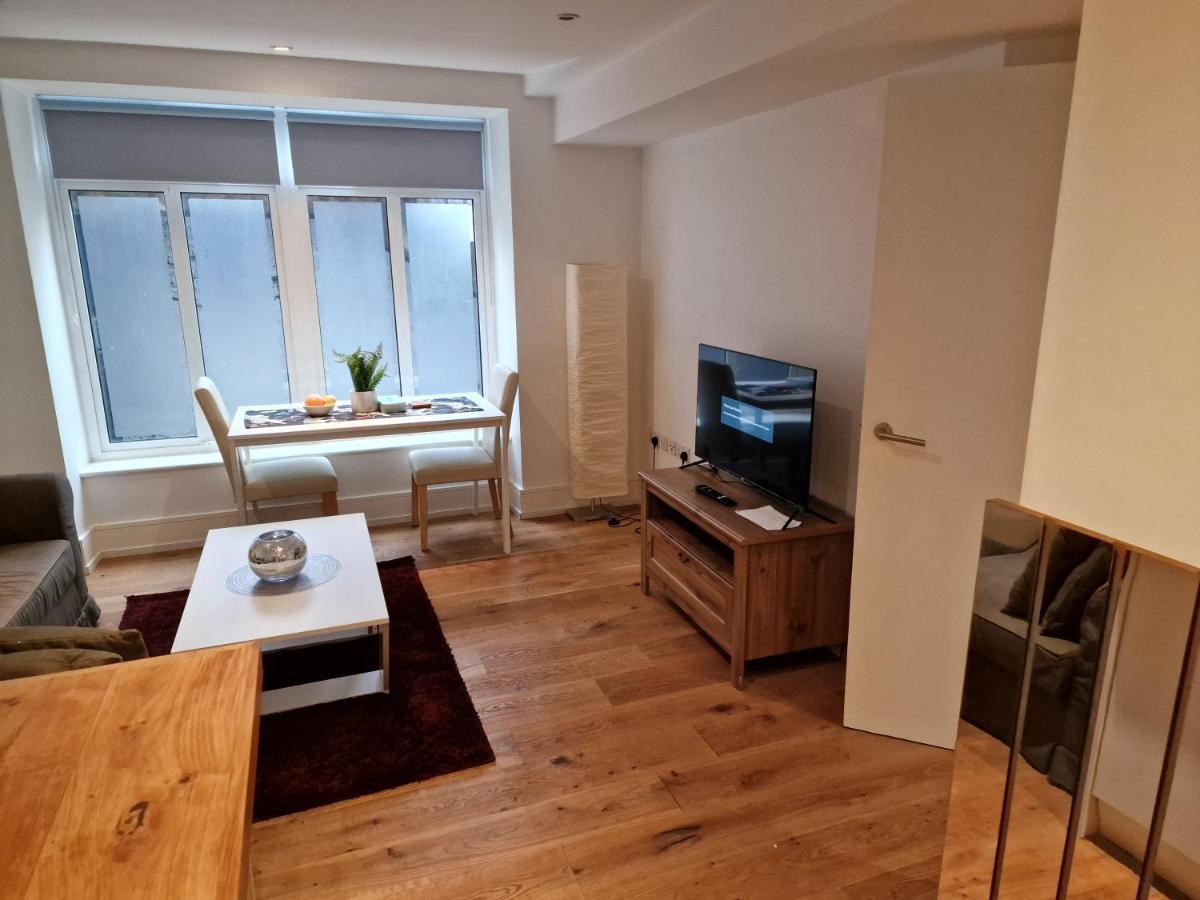 Lovely 1-bed In Apartment *